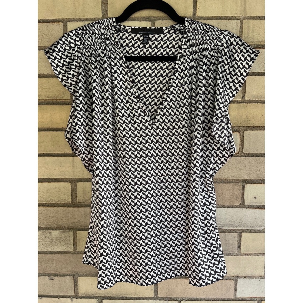 White House Black Market V-Neck Satin Geometric Ruffle Cap Sleeve Top Blouse XXS